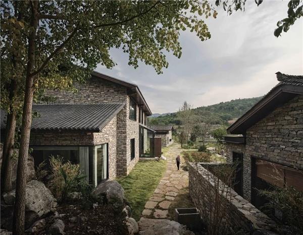 南岔湾·石屋部落民宿二期 / 中国美院风景建筑设计研究总院#(BrunoLucasDias)#(CCDI卝智室内设计)#(DASLab)#(DPD设计)#(MAT超级建筑事务所)#(MoinhodasFragas)#(StudioDali时地建筑)#(SUNLAY三磊)#(VillalbadelosBarros旅馆)#(阿科米星)#(白沙澳青年旅舍加建工程)#(伴屋)#(北方的院子民宿)#(北京后院民宿二期)#(北京無隐建筑)#(本末)#(本哲建筑)#(别墅)#(别苑民宿)#(滨水度假)#(餐厅设计)#(藏式建筑)#(超现实主义)#(成都上喜龙园精品酒店)#(城市更新)#(传统村落保护与可持续发展)#(创新)#(创意民宿)#(大乐之野庾村民宿)#(度假酒店设计)#(度假民宿)#(防腐木格栅立面)#(服务性建筑设计)#(改造)#(钢结构瞭望塔)#(格筑设计)#(公共建筑设计)#(杭州全文室内设计)#(杭州时上建筑空间设计事务所)#(胡同咖啡)#(胡同民宿)#(花间堂)#(建筑设计)#(京都GuestHouse合庭)#(经济发展)#(居住建筑设计)#(拉萨)#(老旧建筑改造更新)#(李益中空间设计)#(临水民宿)#(旅馆)#(旅舍)#(旅游)#(旅游民宿)#(美丽乡村)#(民居)#(民居改造案例)#(民居院落)#(民宿)#(民宿大厅)#(民宿大厅照片)#(民宿房子)#(民宿规划)#(民宿建筑)#(民宿接待室)#(民宿酒店)#(民宿酒店规划)#(民宿立面)#(民宿设计)#(民宿摄影)#(民宿庭院)#(民宿外立面)#(民宿外院设计)#(民宿小房子)#(民宿意向图)#(莫干山凤凰居民宿)#(莫干山裸心堡度假村)#(木屋酒店设计案例)#(农村改造更新提升)#(青骊民宿酒店)#(青年旅馆)#(青年旅舍)#(山地酒店)#(山地酒店建筑)#(上海天华建筑设计)#(尌林建筑设计事务所)#(水边)#(素建筑)#(特色住宿)#(土家风情)#(土家族风格)#(威坪民宿)#(文化建筑设计)#(文旅商业设施)#(文旅项目)#(西安本末装饰设计有限公司)#(西坡2号农舍民宿)#(西坡5号农舍民宿)#(西坡6号农舍民宿)#(西坡8号农舍民宿)#(西塘老宅改建客栈)#(西窑头村)#(溪里方九房三堂民宿)#(氙建筑)#(现代风格民宿)#(现代简约民宿)#(乡村改造)#(乡村建设)#(乡村旅居)#(乡村民宿酒店)#(乡村民宿设计案例)#(乡村振兴)#(乡建项目)#(小清新民宿)#(小型酒店)#(晓辉设计工作室)#(斜屋顶)#(新农村)#(休耕)#(休闲)#(严迅奇建筑师事务所)#(亿端国际设计)#(驿站案例)#(驿站设计)#(驿站设计案例)#(浥尘客舍)#(预制森林木屋)#(云见精品度假民宿)#(云漫松间民宿)#(云南丽江白沙古镇酒店)#(直造建筑事务所)#(中国美术学院风景建筑设计研究总院有限公司)#(中式别墅景观)#(住宅)#(著名住宅)#(装饰)#(AArchitects)#(anySCALE任督设计)#(Atelierba)#(BLUE建筑设计事务所)#(ms)#(NhaNhim民宿)#(PeppasNArchitects)#(WutopiaLab)#(八荒设计)#(百子甲壹)#(北京海岸设计)#(北京无隐装饰设计有限公司)#(北京無隐建筑空间设计事务所)#(本末装饰设计有限公司)#(滨水建筑)#(滨水民宿)#(藏族风格)#(藏族元素)#(城外建筑设计事务所)#(传统民居创新设计案例)#(传统民居改造设计)#(传统民居改造设计案例)#(大乐之野谷舍精品民宿)#(大料建筑)#(第五立面)#(度假)#(度假村)#(度假酒店)#(亘建筑事务所)#(公共基础设施)#(海南海暇民宿)#(杭州栖云民宿精品酒店)#(红石山房民宿)#(洪雪松木)#(虹越)#(虹越花卉小镇民宿改造设计)#(会所民宿)#(惠州龙门爱树民宿)#(辑画设计)#(间外建筑工作室)#(建筑)#(建筑改造)#(江南民宿)#(交流空间)#(静谧室内设计工作室)#(酒店)#(酒店建筑)#(酒店建筑设计)#(酒店建筑设计案例)#(酒店立面)#(酒店平面)#(酒店设计)#(聚会)#(聚会民宿)#(客栈)#(老房改造)#(老旧建筑改造)#(老旧建筑更新)#(林栖谷隐)#(鹿饮溪民宿)#(旅馆设计)#(裸心堡度假村)#(蒙古民宿设计)#(民宿案例分析)#(民宿度假)#(民宿改造)#(民宿建筑设计)#(民宿酒店设计)#(民宿平面)#(民宿庭院设计)#(民宿小酒店设计)#(民宿院子)#(陌野乡墅)#(莫干山度假酒店)#(农家乐建筑)#(偏离设计)#(坡屋顶)#(璞素民宿)#(栖也Habita民宿)#(青年旅社)#(青舍客栈)#(任督设计)#(三文建筑何崴工作室)#(森上设计)#(山地)#(山地建筑)#(山地建筑设计)#(山地酒店设计)#(山地旅馆)#(山地民宿建筑)#(山地民宿设计)#(商业建筑)#(商业建筑设计)#(商业庭院)#(上海高目建筑设计事务所)#(上泗安乡宿酒店)#(设计)#(四川阆中)#(太阳)#(特色民宿)#(庭院)#(庭院设计)#(土家文化)#(土家族)#(土家族文化)#(外观)#(婺源天净沙)#(厦门喜玛拉雅设计装修)#(现代中式民宿)#(乡村)#(乡村度假民宿酒店)#(乡村房屋立面)#(乡村规划)#(乡村建筑设计)#(乡村旅馆)#(乡村旅游酒店)#(乡村民宿)#(乡村小筑)#(香格里拉言意酒店)#(小旅馆设计)#(小型旅馆)#(小型驿站)#(小院)#(休闲餐饮)#(休闲娱乐)#(旭可建筑)#(一本造)#(一本造建筑工作室)#(一舍山居)#(隐逸水镇)#(右见设计)#(渝舍印象民宿)#(云朵酒店改造项目)#(震后重建)#(中国民居)#(住宿)#(住宅设计)