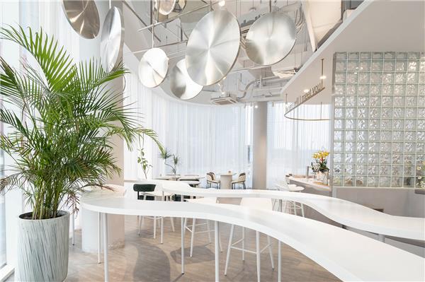 苏州咖啡樱桃砂之船店 / 零刻设计#(Elsedesign)#(Spacecraftcoltd)#(阿那亚咖啡厅)#(白色穿孔铝板)#(滨水咖啡馆设计案例)#(玻璃砖建筑设计)#(餐饮建筑设计)#(餐饮空间)#(餐饮空间设计)#(城市更新)#(创意咖啡店)#(店铺设计)#(放松)#(蜂窝板镜面不锈钢)#(改造)#(概念咖啡店)#(钢结构建筑)#(更新改造)#(工厂风)#(工业风)#(公共建筑)#(公园建筑设计)#(红砖建筑)#(华黎迹建筑事务所TAO)#(获奖咖啡厅)#(获奖作品)#(金属外墙建筑设计)#(金属砖)#(咖啡店)#(咖啡店设计)#(咖啡店设计案例)#(咖啡店室内)#(咖啡馆)#(咖啡馆设计)#(咖啡厅抄绘案例)#(咖啡厅设计)#(咖啡厅设计案例)#(咖啡厅室内)#(咖啡屋)#(老旧建筑改造更新)#(临街商铺)#(零刻设计)#(零售)#(农村自建房设计)#(山西)#(商店)#(商铺)#(商业)#(商业改造)#(商业立面)#(生活)#(室内设计)#(刷刷建筑)#(素造建筑)#(天作空间设计)#(微水泥)#(乡村改造)#(乡村振兴)#(乡建项目)#(小型公共建筑)#(小型公建)#(小型建筑)#(小型咖啡馆)#(小型咖啡屋)#(小型商业建筑)#(休闲)#(饮食)#(主题咖啡馆)#(DAGA大观建筑)#(FANAF)#(neriandhu如恩设计)#(PauseCafe)#(Pause咖啡厅)#(WutopiaLab)#(滨海建筑设计)#(餐饮)#(店面设计)#(店铺)#(店铺改造)#(店铺更新)#(独立)#(钢结构)#(红砖)#(获奖咖啡馆)#(金属幕帘)#(金属外立面建筑设计)#(旧建改造)#(咖啡店改造)#(咖啡馆建筑)#(咖啡馆建筑设计)#(咖啡馆设计案例)#(咖啡厅)#(咖啡厅案例分析)#(咖啡厅抄绘)#(咖啡厅建筑)#(咖啡厅建筑设计)#(咖啡厅立面)#(咖啡厅平面)#(咖啡厅外立面)#(老建筑改造)#(老旧建筑改造)#(老旧建筑更新)#(路边咖啡)#(落地玻璃)#(三文建筑何崴工作室)#(商业建筑)#(商业建筑立面设计)#(商业建筑设计)#(商业建筑设计案例)#(商业设施)#(深圳猫树里咖啡厅)#(水吧)#(水边咖啡馆设计案例)#(庭院)#(武汉朴开十向设计事务所)#(乡村建筑设计)#(小型)#(沿街店面)#(沿街咖啡馆)#(沿街咖啡厅)#(沿街商铺)#(沿街商铺夜景)#(艺术空间)#(饮品店)#(有点建筑)#(住宅建筑设计)#(综合)