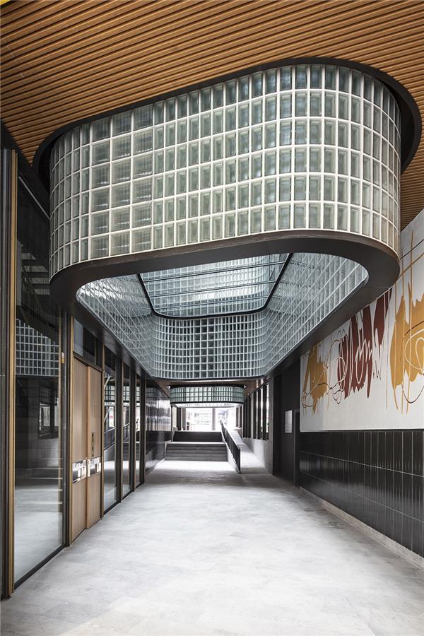 SANTA CLARA 大楼 / Lagula Arquitectes