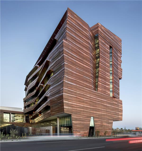 菲尼克斯生物医学园区合作大楼 / CO Architects#铜金属外墙建筑设计案例 #铜金属外立面建筑设计 #教育建筑设计 