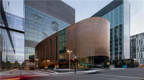 蒙特利尔大学医院中心 / Jodoin Lamarre Pratte architectes#铜金属外墙建筑设计案例 #铜金属外立面建筑设计 #铜板 