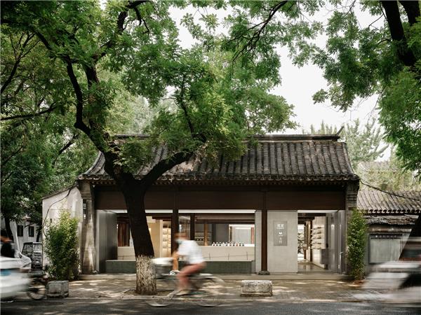 改与留、新与故的对话——基于四合院改造的观夏旗舰店设计 / F.O.G. 建筑事务所#FOG建筑事务所 #老旧建筑改造更新 #商业建筑设计 