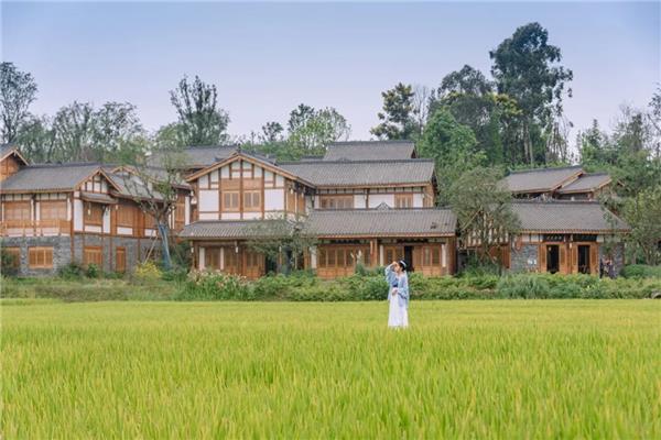 官塘国际会展小村景观设计 / 景虎景观 、 四川华泰众城工程设计有限公司#(GVL怡境国际设计集团)#(WutopiaLab)#(安置房)#(奥雅设计)#(半山区农村改造)#(半山区农村改造案例)#(超级平常空间设计)#(城市规划)#(传统)#(村民活动中心)#(东大设计)#(度假村)#(度假酒店)#(度假平面图)#(度假区平面图)#(儿童活动中心)#(风貌规划)#(工业建筑改造更新)#(工业建筑设计案例)#(公共基础设施)#(古村落街道改造)#(国外乡村)#(杭州午璞建筑设计咨询有限公司)#(灰)#(家庭农场)#(袈蓝建筑)#(建筑)#(建筑改造)#(江浙村庄规划)#(江浙乡村规划)#(景观修复)#(酒店建筑设计)#(酒店建筑设计案例)#(酒店式公寓)#(旧建改造)#(居住区规划设计)#(俱乐部建筑设计)#(开合建筑设计事务所)#(老旧建筑改造)#(老旧建筑更新)#(旅游综合体)#(罗宇杰工作室LUOstudio)#(美丽乡村建设)#(民宿村)#(耐候钢板)#(南大设计院周凌工作室)#(农村规划)#(农旅项目)#(农旅项目设计案例)#(农田)#(农业综合体)#(农庄案例分析)#(农庄设计案例)#(商业建筑设计)#(商业街)#(商业小镇设计)#(生态农场)#(十域建筑DomainArchitects)#(树)#(水石设计)#(田野)#(田野景观)#(田园康养)#(田园综合体案例)#(田园综合体规划设计)#(土人设计)#(王澍)#(网红乡村景点)#(未来)#(文创基地)#(文化度假)#(文化中心)#(文旅中式村落)#(乡村)#(乡村的景观小品)#(乡村发展)#(乡村规划)#(乡村建设案例)#(乡村建筑)#(乡村建筑设计)#(乡村街道改造)#(乡村经济)#(乡村景观)#(乡村景观建设)#(乡村景观设计)#(乡村景观提升)#(乡村景观提升改造)#(乡村居住)#(乡村开发规划)#(乡村平面图)#(乡村商业)#(乡村商业案例)#(乡村提升改造)#(乡村田园)#(乡村效果图)#(乡村养老)#(小镇设计)#(新村改造)#(新农村改造)#(研学基地)#(异形穿孔铝板)#(英国乡村)#(原榀建筑事务所UPA)#(展厅)#(浙江农村规划)#(中国美院风景建筑设计研究总院)#(中国乡建)#(中国乡建院)#(重庆大观金龙村)#(宗教建筑设计)#(棕地改造)#(IAPA)#(StudioDali时地建筑)#(WTD纬图设计)#(白)#(北京水木清城建筑设计咨询有限公司)#(餐饮空间)#(产品加工)#(城市更新)#(城市设计)#(传统村落保护与可持续发展)#(村落改造)#(村庄规划)#(丹寨万达小镇)#(都市农业)#(度假村平面)#(度假村平面图)#(度假酒店设计)#(度假区)#(儿童农场)#(废弃建筑改造)#(服务性建筑设计)#(改造)#(公共建筑设计)#(公共空间)#(公共停留空间)#(公园景观更新)#(公园景观设计)#(公园景观提升)#(公园商业)#(广州花都宝桑园)#(规划设计)#(杭派民居)#(湖南溆浦北斗溪高铁新镇民宿旅游建设项目)#(会议中心)#(获奖)#(加工园)#(建筑改造更新)#(建筑设计)#(江浙村规划农村)#(景观设计)#(竞赛)#(居住建筑设计案例)#(居住住宅)#(康养)#(康养旅游)#(老旧建筑改造更新)#(老旧建筑更新保护)#(老旧街区改造提升)#(老旧街区更新保护)#(露营营地)#(旅游)#(美丽乡村)#(苗圃农场效果图)#(民宿)#(农产品集散中心)#(农产品加工)#(农产品加工基地)#(农场设计)#(农村改造)#(农村改造更新提升)#(农村建筑)#(农村景观更新)#(农村景观设计)#(农耕公园)#(农公园)#(农业产业园)#(农业公园)#(农业科技园案例)#(农业示范基地)#(农业园区)#(三治融合)#(上海亦境)#(生产用地)#(寺庙)#(田园)#(田园规划)#(田园康养建筑)#(田园设计)#(田园综合体)#(田园综合体规划)#(田园综合体入口)#(田园综合体设计)#(田园综合体设计案例)#(外国乡村)#(微改造)#(微更新)#(纬图设计机构)#(文化度假区)#(文化建筑设计)#(文化街区改造)#(文化综合体建筑设计)#(文旅)#(文旅特色小镇)#(文旅项目)#(文旅项目设计)#(文旅小镇)#(文旅综合体)#(文章)#(现代文化小镇)#(乡村改造)#(乡村国外)#(乡村建设)#(乡村健身场所)#(乡村景观规划设计)#(乡村景观设计案例)#(乡村康养)#(乡村旅游综合体)#(乡村人居环境改造)#(乡村商业设计)#(乡村营造)#(乡村振兴)#(乡村振兴案例)#(乡村综合体)#(乡村综合体规划)#(乡建项目)#(乡建项目设计)#(乡镇景观)#(销售中心)#(小型生态农场农庄的规划设计)#(新农村)#(新农村建设)#(新型农村社区)#(休闲农业公园)#(休闲文旅)#(岩川建筑)#(洋房立面)#(野趣)#(医疗康养建筑设计)#(怡境设计)#(英国)#(英国乡村改造)#(原生态小树林景观)#(展览空间设计)#(展览类建筑设计)#(展示建筑设计)#(浙江乡村规划)#(中式住宅设计)#(住宿营地)#(住宅规划)#(住宅区规划设计)#(棕榈设计)