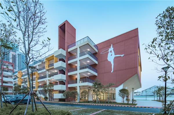 南宁市友爱南路学校 / 华南理工大学建筑设计研究院有限公司