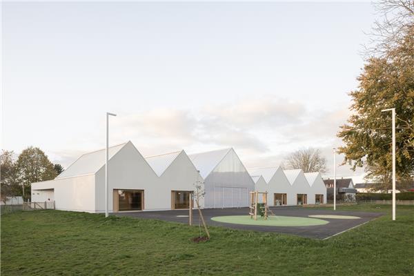 Saint-Ouen-Du-Tilleul 幼儿园 / A.C.A.U Architectes
