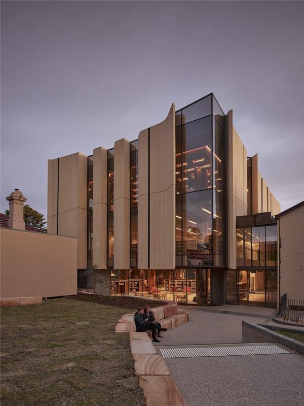 瓦南布尔图书馆与学习中心 / Kosloff Architecture#(AdemArchitecten)#(AdjayeAssociates)#(ALAArchitects)#(aldricbeckmann)#(Blacksheep)#(CannonDesign)#(CarqueroArquitectura)#(ChybikKristofArchitectsandUrbanDesigners)#(CohenLeighArchitects)#(COOPArchitecture)#(DavisBrodyBondAedas)#(EDGEStudio)#(GerberArchitekten)#(HelenHard)#(HelenHardarchitects)#(JKMMArchitects)#(KellMunozArchitects)#(KosloffArchitecture)#(LOTEK)#(MaxDudler)#(MenoMenoPiuArchitects)#(MVRDV)#(NBBJ)#(NTYPE)#(OneByNineStudio)#(OneOOneArchitects)#(PatkauArchitectsandLMArchitecturalGroup)#(PERIPHERIQUESArchitectes)#(RDHArchitects)#(richardbauer)#(SHAU)#(Snohetta)#(SouthwarkCouncil)#(TakaoShiotsukaAtelier)#(大学建筑设计案例)#(大学教学楼设计案例)#(公共建筑设计案例)#(建筑)#(建筑改造)#(乐天设计)#(农贸市场)#(三上建筑事务所)#(设计)#(图书馆8000平方米)#(图书馆案例)#(图书馆建筑设计)#(图书馆平面)#(图书馆平面设计)#(图书馆室内设计)#(文化建筑)#(文化建筑设计案例)#(文化建筑效果图)#(文化中心)#(现代图书馆立面)#(医疗建筑设计案例)#(优秀建筑设计案例)#(阅读)#(10design)#(BCArchitects)#(BCQArquitectura)#(BCWHArchitects)#(BrenacGonzalezetassocies)#(ChiakiAraiUrbanandArchitectureDesign)#(CivicArchitects)#(COBE)#(CoreaMoranArquitectura)#(DavidPremiArchitects)#(EduardodeAlmeida)#(HGA)#(IgniteArchitects)#(JKMM建筑师事务所)#(MDUArchitetti)#(MiguelArrudaArquitectosAssociados)#(MindlinLoebDottoArquitetos)#(MMITARQUITECTOS)#(MoodyNolan)#(OMA)#(OPNArchitects)#(PerkinsWill)#(SchmidtHammerLassenandArchitectus)#(SeARCH)#(spatialpractice)#(公共建筑)#(公共空间)#(公共图书馆)#(观演类建筑)#(建筑更新)#(建筑扩建)#(建筑设计)#(教育建筑)#(教育建筑设计案例)#(剧场设计概念)#(人文建筑)#(社区图书馆设计案例)#(市场)#(铜金属外立面建筑设计)#(铜金属外墙建筑设计案例)#(图书馆)#(图书馆案例分析)#(图书馆大厅)#(图书馆建筑)#(图书馆建筑设计案例)#(图书馆平面图)#(图书馆设计)#(文化)#(文化建筑设计)#(学习中心)#(盐塚隆生建筑事务所)