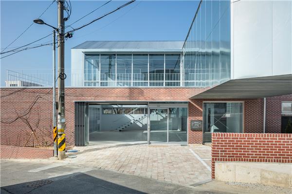 扶安郡艺术工厂 / Narrative Architects_3809394