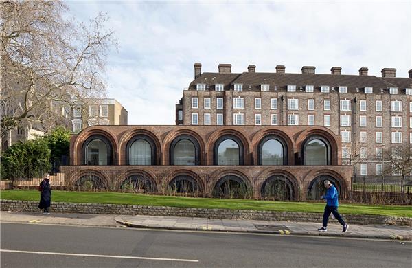 伦敦加油站旧址建6联排红砖房The Arches / The DHaus Company#联排公寓设计 #联排别墅设计 #居住建筑设计案例 
