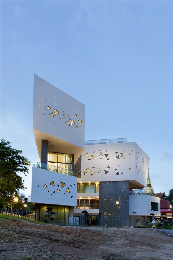 Wat Ananda Metyarama 泰国佛教寺庙  / Czarl Architects#宗教建筑设计案例 #寺庙 #佛寺 