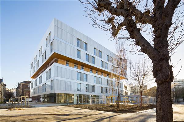 养老院 / AZC Architectes#养老院设计 #医疗康养建筑设计 #医疗建筑设计 