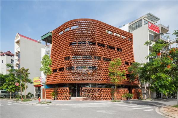 越南河内五层多用途建筑 / H P architects#商业建筑设计案例 #商业综合体建筑设计 #多用途建筑设计 