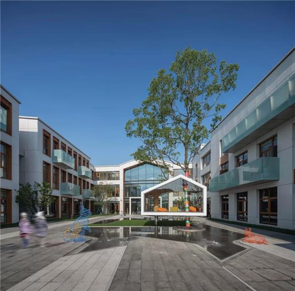 南京星河World幼儿园 / 上海日清建筑设计有限公司#(ArkA)#(FOG建筑事务所)#(LWKPARTNERS)#(L型建筑)#(MAD建筑事务所)#(MATOffice)#(SEU)#(u型建筑)#(ZXSTUDIO)#(阿科米星)#(白色幼儿园)#(北方学校)#(北方幼儿园)#(大正建筑)#(倒井)#(东意建筑)#(儿童教育中心)#(二层幼儿园)#(方体空间工作室)#(防灾减灾)#(改造)#(格筑设计)#(更新)#(公共建筑设计)#(公共空间)#(光影)#(广西中盛建筑设计有限公司)#(国内幼儿园案例)#(济南幼儿园)#(建筑设计)#(建筑室内一体化)#(教学楼)#(教育)#(教育建筑)#(教育建筑设计)#(教育建筑设计案例)#(教育景观设计)#(可持续建筑)#(乐土设计)#(零壹城市)#(曼景建筑)#(蒙特利梭早教中心)#(宁波幼儿园)#(普泛建筑)#(亲子综合体)#(曲线)#(山西)#(商场幼儿园)#(商业)#(上海天华建筑设计)#(上海天华建筑设计有限公司)#(时境建筑)#(示范区)#(思序建筑)#(四川)#(太原)#(同济设计TJAD)#(西安幼儿园)#(西昌)#(现代幼儿园立面)#(香港)#(销售中心)#(校园景观)#(校园景观设计)#(学校)#(学校建筑)#(义乌)#(异形幼儿园)#(优秀幼儿园案例)#(优秀幼儿园设计)#(幼儿园)#(幼儿园案例设计)#(幼儿园户外设施)#(幼儿园建筑设计)#(幼儿园建筑设计案例)#(幼儿园景观环境设计)#(幼儿园景观设计)#(幼儿园空间)#(幼儿园鸟瞰效果图)#(幼儿园设计方案)#(幼儿园室内)#(幼儿园室外景观)#(幼儿园室外设计)#(幼儿园玩耍区方案)#(幼儿园造型)#(幼兒園)#(幼稚园)#(娱乐)#(圆道设计)#(圆形建筑)#(圆形景观)#(在场建筑)#(早教)#(早教机构)#(中国美术学院风景建筑设计研究总院有限公司)#(中庭设计)#(周凌工作室)#(筑境设计)#(自然)#(6班幼儿园建筑设计)#(Crossboundaries)#(gad)#(goa大象设计)#(hyperStiyArchitects)#(L型幼儿园)#(UDG)#(unarchitecte)#(UUA建筑师事务所)#(u型幼儿园)#(WEI建筑设计)#(白色)#(保育园)#(北京)#(北京超级建筑设计咨询有限公司)#(北京市建筑设计研究院有限公司简称BIAD)#(滨水建筑)#(仓库)#(超大型幼儿园)#(超级建筑事务所)#(成长)#(成都)#(成都天华西南建筑设计)#(城市展厅)#(春风里的幼儿园)#(大舍建筑设计事务所)#(带有走廊的幼儿园)#(迪卡幼儿园)#(迪卡幼儿园设计中心)#(第五立面)#(读书角)#(儿童)#(儿童成长中心)#(儿童公共空间)#(儿童教育机构)#(儿童中心)#(蜂巢幼儿园)#(管道)#(国内幼儿园)#(回到邻里)#(建筑)#(建筑改造)#(教育综合楼)#(金生国际幼儿园)#(可持续)#(临水建筑)#(刘宇扬建筑事务所)#(六边形建筑)#(六边形幼儿园)#(曼景建筑设计事务所)#(墨臣)#(南方幼儿园)#(农村幼儿园)#(日本)#(日本幼儿园)#(日清)#(山地校园)#(山水秀建筑事务所)#(商场更新)#(商业建筑设计)#(上海日清建筑设计有限公司)#(上海天华)#(深圳)#(示范区幼儿园)#(四合院幼儿园)#(天津幼儿园)#(文化建筑)#(文字墙)#(乌斯河镇幼儿园)#(西安迪卡幼儿园设计中心)#(现代幼儿园室外效果图)#(乡村幼儿园)#(小学)#(校园)#(校园建筑设计案例)#(学校建筑设计)#(养正幼儿园)#(一体化设计)#(异形建筑)#(异形教育建筑)#(优秀幼儿园建筑)#(优秀幼儿园设计案例)#(幼儿机构)#(幼儿建筑设计)#(幼儿建筑设计案例)#(幼儿园案例)#(幼儿园读书角)#(幼儿园改造)#(幼儿园景观)#(幼儿园平面)#(幼儿园平面图)#(幼儿园入口)#(幼儿园设计)#(幼儿园设计案例)#(幼儿园设计布局)#(幼儿园室外)#(幼儿园室外环境设计)#(幼儿园室外设施)#(幼儿园中庭)#(早教门头)#(早教中心)#(展示中心)#(展厅)#(中国城市建筑工作室)#(中国幼儿园)#(周鑫建筑设计工作室)#(著名幼儿园)#(紫领长兴幼儿园)