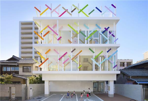 Creche Ropponmatsu 幼儿园 / Emmanuelle Moureaux#幼儿园建筑设计 #幼儿园室外景观设计 #幼儿园入口设计 