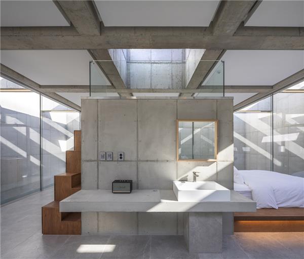 七个混凝土“岛屿”，MimMim 之家 / On Architects Inc._3828871