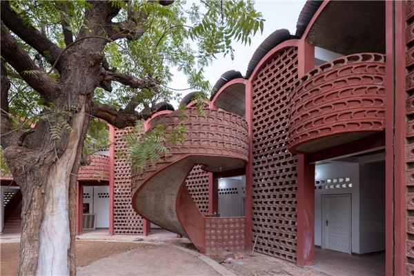 塞内加尔砖砌医院 Tambacounda妇产医院 / Manuel Herz Architects_3829514