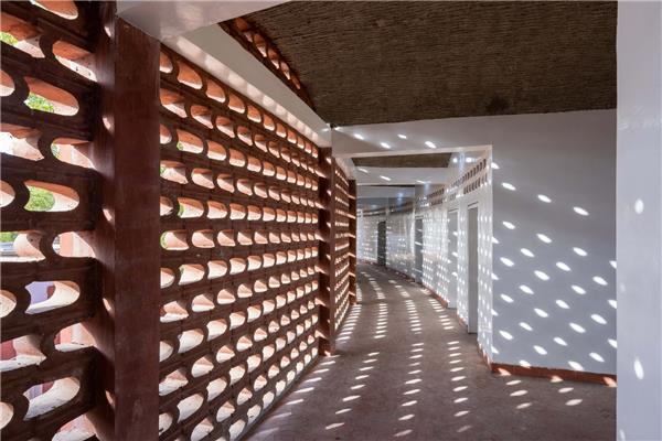 塞内加尔砖砌医院 Tambacounda妇产医院 / Manuel Herz Architects_3829514
