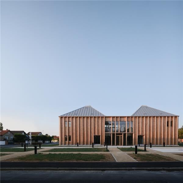 塔韦尼纯木制医疗中心 / MAAJ ARCHITECTES#(AARTArchitects)#(AhAsociados)#(AIAArchitects)#(ArtBuildArchitects)#(AtelierdarchitectureMichelRemon)#(AtelierduPont)#(BertrandGoldberg)#(Brydenwood)#(Cargan)#(CFMollerArchitects)#(COArchitects)#(CoreaMoranArquitectura)#(DeluganMeisslAssociatedArchitects)#(DongjinKim)#(EACSN)#(EGMarchitecten)#(ElEquipodeMazzanti)#(EstudioEntresitio)#(EstudiPSPArquitectura)#(EwingCole)#(GreshamSmithandPartners)#(Heatherwickstudio)#(LEED金奖)#(LuisVidalArquitectos)#(MobilArquitectos)#(NewWaveArchitecture)#(PardoTapiaArquitectos)#(PerkinsWill)#(PichAguileraArchitects)#(PitagorasArquitectos)#(PitagorasGroup)#(PMMT事务所)#(SeineDesign)#(UNGLIMArchitecture)#(VakwerkArchitecten)#(VerstasArchitectsLtd)#(WeinsteinVaadiaArchitects)#(YazdaniStudio)#(ZGFArchitects)#(白色建筑)#(伯特兰戈德堡)#(城市更新)#(低层医院建筑)#(方舱医院)#(服务设施)#(妇产医院设计案例)#(覆土建筑)#(隔离医院)#(公共建筑)#(公共空间)#(骨科医院)#(国际康养中心)#(护理院)#(花园医院)#(建筑更新)#(建筑扩建)#(教学楼建筑设计案例)#(康养)#(老旧建筑改造更新)#(老年护理)#(疗养中心)#(临水医院)#(入口设计)#(设计公司)#(社区医院室内)#(隈研吾建筑都市设计事务所)#(写字楼)#(养老护理)#(医疗建筑)#(医疗建筑设计)#(医疗康养建筑设计)#(医院规划)#(医院建筑设计)#(医院立面)#(医院意向图)#(正方形医院)#(专科医院设计)#(综合医院)#(3XN)#(aarhusarkitekterne)#(ACXT)#(AdjayeAssociates)#(AGiArchitects)#(AGi建筑设计事务所)#(AndersonMikosArchitects)#(asamueldelmas)#(atelierpro)#(BATSConsultingProjectsSLP)#(BBATSConsultingProjectsSLP)#(BroadwayMalyan)#(BrulletDeLunaArquitectes)#(CannonDesign)#(CASAsoloarquitectos)#(CenterbrookArchitectsPlanners)#(CFMllerArchitects)#(CFMoller)#(DesignInc)#(DietmarFeichtingerArchitectes)#(DLIMarchitects)#(DOMY)#(FieldArchitecture)#(FosterPartners)#(HassellArchitects)#(HDR)#(HDRRiceDaubney)#(HeerimArchitectsPlanners)#(hklstudio)#(HKS)#(HOK)#(IPOSTUDIOArchitects)#(KashefChowdhuryURBANA)#(KSP尤根恩格尔建筑师事务所)#(LeauDesign)#(LEED金牌)#(ManoelCoelhoArquiteturaeDesign)#(MarioCoreaArquitectura)#(MatteoThunPartners)#(MCA建筑事务所)#(MecanooArchitecten)#(MiguelBlazquezArquitectos)#(MultiplyArchitects)#(MurtinhoRabyArquitectos)#(NBBJ)#(NEUFarchitectes)#(NicklPartnerArchitekten)#(NordicOfficeofArchitecture)#(Pinearq)#(RadgivergruppenUSK)#(RafaeldeLaHoz)#(RatioArkitekterAS)#(ReiachAndHallArchitects)#(SalvadorMata)#(SaraivaAssociados)#(schmidthammerlassenarchitects)#(SCP)#(SmithGroup)#(SolomonCordwellBuenz)#(SOM)#(UnidaddeproyectosEspecialesdelGobiernodeSantaFe)#(WhiteArkitekter)#(WoodsBagot)#(白色)#(保健中心)#(大学建筑设计案例)#(方形)#(方形建筑用地)#(国外医院)#(建筑改造)#(建筑改造案例)#(健康)#(康养建筑)#(老建筑改造)#(两层医院建筑)#(门诊)#(门诊楼)#(门诊设计)#(山地建筑)#(社区医院)#(社区医院室内设计)#(思锐建筑师事务所)#(医疗)#(医疗建筑设计案例)#(医疗康养)#(医疗康养建筑设计案例)#(医疗设施)#(医院)#(医院多层)#(医院建筑)#(医院建筑设计案例)#(医院门诊楼)#(医院门诊楼建筑设计)#(医院设计)#(医院设计案例)#(医院图片)#(医院外立面)#(治疗中心)