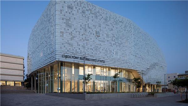 大学建筑：检查站大楼#(大学)#(大学教学楼建筑设计案例)#(大学校区)#(公共建筑)#(公园)#(加利福尼亚大学)#(加利福尼亚大学尔湾分校)#(建筑设计)#(教学楼)#(教学楼建筑设计案例)#(教学楼设计案例)#(教育)#(教育建筑)#(教育建筑设计案例)#(老项目改造)#(市政设施)#(宿舍楼)#(图书馆)#(文化设施)#(校园规划)#(学校)#(学校案例)#(学校建筑)#(学校楼)#(BoltshauserArchitekten)#(办公建筑)#(办公楼)#(大学建筑)#(大学建筑设计案例)#(大学生活动中心)#(大学校园)#(大学校园改造)#(高校教学楼)#(建筑)#(教学楼案例)#(教学楼建筑设计)#(教学楼设计)#(科研楼)#(礼堂)#(食堂外观设计)#(文化建筑)#(文化建筑设计案例)#(校园建筑)#(校园建筑设计案例)#(学校建筑设计案例)#(演播建筑设计)#(医疗建筑设计案例)#(医疗康养建筑设计案例)
