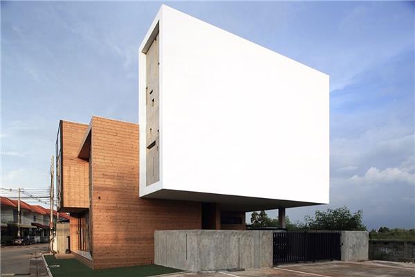 HOF （Rungruang 开发公司办公室）#(123architects)#(AdrianSmithGordonGillArchitecture)#(AlbinaYard办公楼)#(BDP)#(BLOCOArquitetos)#(ClaytonKorte)#(DeadlineArchitects)#(DidierFiuzaFaustino)#(EncoreHeureuxArchitectes)#(ForstbergLing)#(GoogleSpruceGoose)#(HENN海茵建筑)#(HoKhueArchitects)#(LEVERArchitecture)#(MCA建筑设计)#(MVRDV)#(SaraivaAssociados)#(TaillandierArchitectesAssocies)#(TakuSakaushiOFDA)#(办公大楼设计)#(办公建筑)#(办公建筑设计)#(办公空间)#(办公空间景观)#(办公楼)#(办公楼建筑设计案例)#(办公室)#(办公室大楼)#(办公室景观)#(办公室外观)#(办公室总部外观)#(厂房改造)#(创新中心)#(创意工作室设计)#(创意空间建筑)#(创意空间设计)#(创意空间室内)#(单层坡顶办公楼)#(低层办公楼)#(低碳建筑)#(独栋住宅设计)#(多层办公建筑)#(多层办公楼)#(二层办公楼)#(高层办公)#(工作室)#(工作室建筑)#(工作室设计)#(工作室外立面)#(公司大楼)#(共享空间)#(混合用途住宅)#(混合住宅平面图)#(集团总部办公楼)#(建筑)#(建筑办公楼)#(建筑改造)#(旧建筑改造)#(空间改造)#(楼景观)#(企业办公)#(企业总部大楼)#(山地建筑设计)#(商业办公楼设计)#(商业建筑)#(商业建筑设计)#(设计)#(设计师)#(设计师工坊)#(设计师工作室)#(生态建筑)#(私宅)#(现代办公建筑)#(现代高层办公)#(现代企业总部)#(乡村办公)#(乡村建筑设计)#(小办公楼设计)#(小办公楼设计效果图)#(小型混合住宅)#(写字楼案例)#(新卑尔根综合体)#(咬合式青铜合金金属屋面)#(艺术家私宅)#(展览建筑设计)#(重建)#(住宅建筑设计)#(著名办公建筑案例分析)#(综合办公建筑案例)#(综合体)#(总部)#(总部办公楼)#(总部办公室)#(总部大楼)#(总部大楼设计)#(AlexisDornier)#(ArcherArchitects)#(ASWA)#(AtelierPROarchitects)#(BronsvoortBlaakArchitecten)#(CMMimarlik)#(ConradN希尔顿基金会总部一期)#(DavidChipperfieldArchitectsBerlin)#(Form4Architecture)#(INNOCAD)#(KevinDalyArchitects)#(MariaMilansStudio)#(MoodyNolan)#(PerkinsWill)#(RichardParrAssociates)#(Studioii)#(TDBArquitectura)#(teamSTAR)#(vynerstreet办公楼)#(ZGF)#(办公大楼)#(办公高层)#(办公建筑设计案例)#(办公楼大门)#(办公设施)#(办公综合楼)#(办公综合体)#(办公总部)#(玻璃砖建筑设计)#(城市更新)#(创意办公室)#(创意工作室)#(创意空间)#(创意幕墙)#(低层办公楼效果图)#(低碳绿色环保)#(独栋办公)#(镀铜板条)#(多层办公楼设计案例)#(多层写字楼)#(多层综合办公建筑)#(多功能住宅)#(二层综合楼)#(翻新)#(改造)#(工作室建筑设计)#(公共空间)#(公司总部)#(公司总部大楼)#(国外建筑设计)#(混合钢)#(混合住宅)#(集团总部)#(简约工作室)#(建筑更新)#(建筑设计)#(建筑修复)#(建筑综合体)#(交叉层压木材CLT)#(郊区办公)#(郊区办公建筑)#(郊区办公项目)#(旧屋翻新)#(居住建筑设计)#(居住空间)#(空间设计)#(老旧建筑改造更新)#(企业办公大楼)#(企业办公楼)#(企业总部)#(企业总部办公楼)#(山地住宅设计)#(商业)#(商业办公)#(商业项目)#(生态建筑案例)#(室内设计)#(铜金属外立面建筑设计)#(铜金属外墙建筑设计案例)#(微软公司办公楼)#(文化建筑设计)#(现代办公楼)#(现代风格办公楼)#(小型办公楼)#(小型商业办公)#(写字办公楼)#(写字楼)#(写字楼大门)#(写字楼设计案例)#(艺术家工作室)#(艺术廊)#(展廊)#(竹)#(竹幕墙)#(竹子)#(住宅)#(著名办公楼)#(总部办公)#(总部办公楼设计)