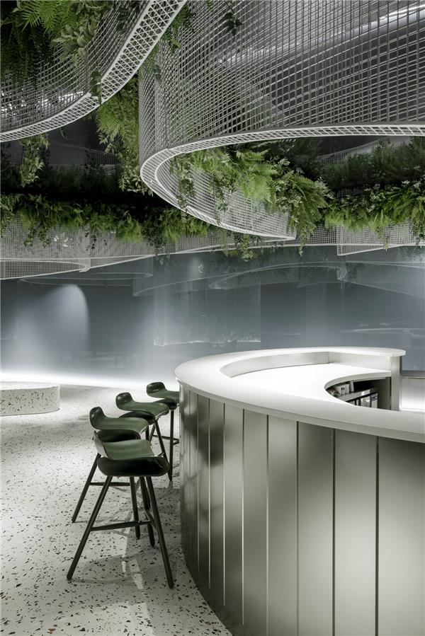 水上的白色花-- 超现实主义咖啡馆打造城市记忆封面_3488952