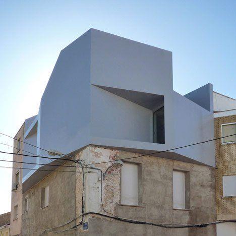 Casa Lude by Grupo Aranea#(城市规划)#(功能置换)#(极简外立面)#(建筑)#(建筑改造案列)#(建筑立面整治)#(建筑设计改造)#(建筑外立面)#(经典住宅)#(旧建筑改造)#(旧楼改造)#(扩建)#(老建筑改造)#(老旧建筑外立面改造)#(新旧)#(新老建筑立面改造)#(城市更新)#(极简建筑)#(建筑改造设计)#(建筑设计)#(建筑修复)#(景观设计)#(老房子改造)#(老旧改造)#(历史建筑改造)#(外立面设计)#(新旧建筑)#(新老建筑立面)#(新老住宅建筑结合)#(增建)