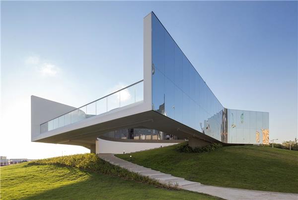 M＋ Pavilion#(AIA奖)#(AIA荣誉奖)#(白色建筑)#(办公高层)#(博物馆)#(大学)#(迪拜世博会)#(会展设计)#(建筑设计)#(教学楼)#(教育建筑)#(教育建筑设计案例)#(开放建筑)#(可持续发展馆)#(美国建筑师协会获奖作品)#(木色室内)#(品牌设计)#(人文建筑)#(商业)#(商业办公)#(现代风格办公楼)#(写字办公楼)#(写字楼)#(写字楼大门)#(写字楼设计案例)#(星空元素)#(幼儿分析)#(幼儿园)#(圆形建筑)#(展馆墙体)#(展会)#(展位设计)#(正方形建筑)#(中庭设计)#(Baku商业办公综合体)#(SAOTA)#(办公)#(办公楼)#(办公塔楼)#(大学建筑)#(大学建筑设计案例)#(大学平面图)#(房屋彩平)#(高层办公)#(高层办公建筑)#(高层写字楼建筑设计)#(建筑)#(建筑办公楼)#(历史文化博物馆)#(美陈设计)#(企业展厅)#(商业建筑)#(设计)#(设计竞赛)#(室内建筑一体化)#(塔楼)#(文化建筑)#(现代办公建筑)#(现代高层办公)#(校园建筑)#(校园建筑设计案例)#(写字楼案例)#(一体化设计)#(幼儿园平面)#(圆形)#(展陈空间)#(展馆)#(展览馆)#(展览馆墙体)#(展厅)#(正方形)#(中庭景观)#(著名办公建筑案例分析)#(综合体)
