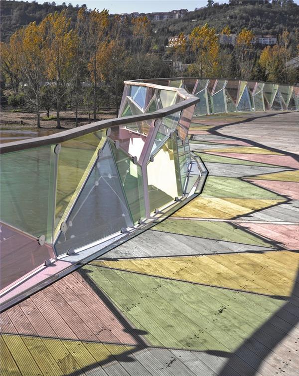 Pedro e Ines Footbridge