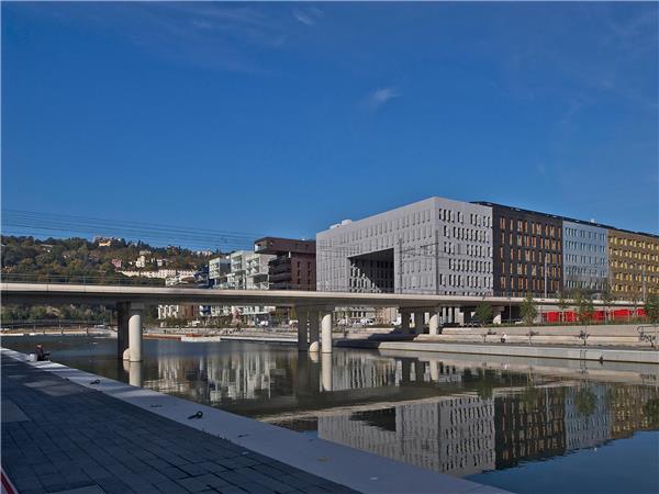 Le Monolithe综合街区_418855