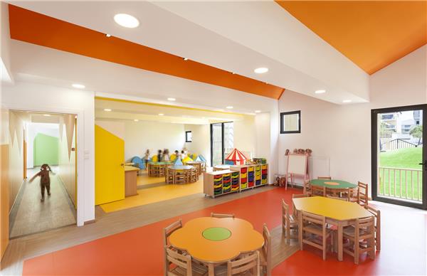 用建筑的趣味激发儿童的想象力 Public Nursery in Glyfada_3821592