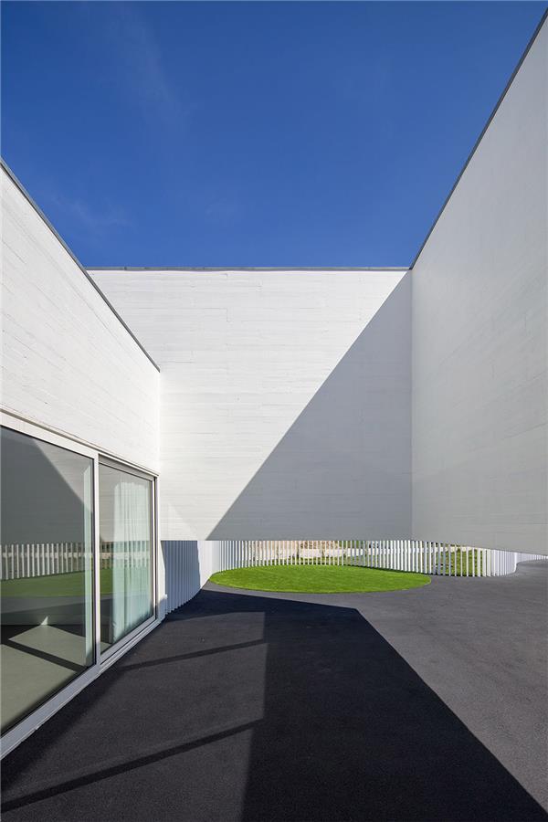 岁月的轮回，葡萄牙幼儿园 / Carvalho Araujo-建筑设计_420127