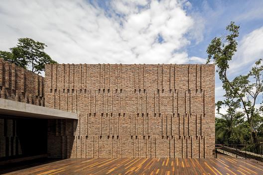 Claudia Andujar Art Gallery / Arquitetos Associado-建筑设计_426913