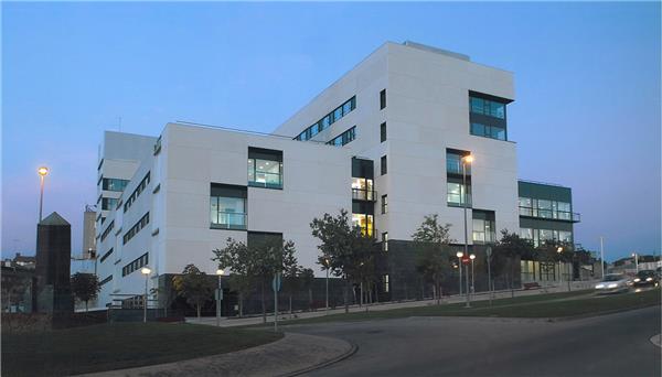 Sant Joan de Deu de Manresa 医院扩建与改造