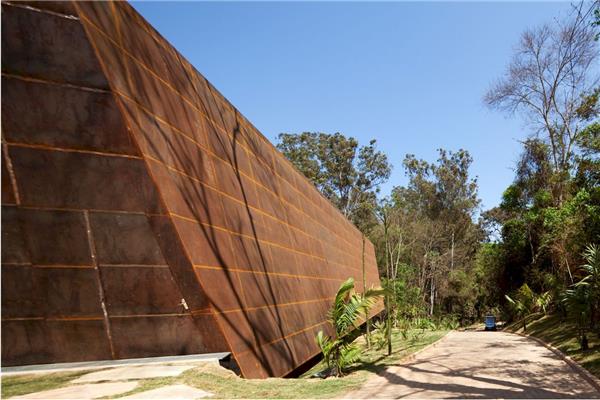Miguel Rio Branco美术馆#(ArquitetosASSOCIADOS)#(BCMF)#(GUND)#(MACh)#(MiguelRioBranco美术馆)#(NikkenSekkei)#(PauloMendesdaRocha)#(Saya公园美术馆)#(ShigeruBanArchitects)#(UrbanArkArchitects)#(奥克兰美术馆)#(巴塞罗那Roca美术馆)#(柏林美术馆新馆)#(贝聿铭)#(城市更新)#(大堂)#(大学)#(改造)#(改造设计案例)#(格陵兰岛新国家美术馆)#(公共建筑)#(公共建筑设计)#(公共空间)#(观景台)#(海沃德美术馆改造)#(建筑更新)#(建筑设计)#(老旧建筑改造更新)#(曼海姆美术馆新馆)#(美术)#(美术馆)#(美术馆建筑设计案例)#(美术馆立面)#(美术馆设计案例)#(人文建筑)#(入口大厅)#(斯图加特国家美术馆)#(文化)#(文化建筑设计)#(西班牙巴达霍斯美术馆)#(小型建筑)#(艺术)#(艺术馆)#(艺术馆大堂)#(艺术画廊)#(艺术建筑设计案例)#(艺术廊)#(艺术中心)#(詹姆斯斯特林)#(展览建筑)#(展览空间)#(展览类建筑设计)#(AlvaroSiza)#(AthfieldArchitects)#(BIG)#(CarlosCastanheira)#(CarlosCastanheiraArchitects)#(DavidChipperfieldArchitects)#(EnneadArchitects)#(EstudioArquitecturaHago)#(FJMTStudio)#(gmp)#(GUNDPartnership)#(Hitolt)#(Hoki美术馆)#(LCC建筑事务所)#(MetroArquitetosAssociados)#(MiesvanderRohe)#(NikkenSekkei日建设计)#(OAB)#(TheNewDowse美术馆)#(TriversAssociates)#(巴西新乐弥美术馆)#(坂茂建筑事务所)#(大厅)#(大学建筑)#(戴卫奇普菲尔德建筑事务所)#(法国建筑师)#(冈德美术馆)#(工业建筑改造更新)#(画廊)#(集装箱设计案例)#(建筑)#(酒吧泳池美术馆)#(路易康)#(美术馆建筑)#(美术馆建筑设计)#(美术画廊)#(让努维尔)#(人文)#(山地建筑设计)#(设计)#(苏黎世美术馆)#(文化馆)#(文化建筑)#(文艺)#(小型)#(校园)#(耶鲁大学美术馆)#(遠藤克彦建筑研究所)#(展馆)#(展馆建筑设计)#(展览馆)