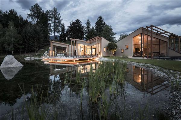 家庭经营式的Hotel Seehof#(Cortile别墅)#(IannuzziStudio)#(白色住宅)#(别墅)#(别墅建筑设计)#(别墅群)#(滨海住宅)#(滨水别墅)#(滨水住宅)#(倒影)#(独栋别墅设计)#(独立住宅)#(度假别墅)#(海边住宅)#(海滨住宅设计)#(湖)#(湖边别墅)#(湖滨住宅)#(湖滨住宅设计)#(建筑设计)#(近水别墅)#(居住建筑设计)#(居住区设计)#(居住区总体规划)#(码头)#(美国)#(室内设计)#(水边住宅)#(水景房)#(水景房子)#(西班牙)#(现代独立别墅)#(小面积住宅)#(小型建筑)#(沿湖别墅)#(优秀独立式住宅)#(住宅)#(住宅区规划设计)#(住宅区整体规划设计)#(住宅区总体规划)#(著名建筑师别墅设计)#(自建房)#(总体规划)#(LakeFlato)#(SAOTA)#(别墅临水)#(别墅设计资料)#(别墅外观)#(滨湖住宅)#(滨水房子)#(滨水建筑)#(大师别墅)#(独栋住宅设计)#(独立式住宅)#(多层住宅规划)#(港湾建筑)#(海滨独立住宅)#(海滨住宅)#(湖滨)#(湖滨独立住宅)#(居住建筑)#(居住区规划设计)#(临水别墅)#(美式餐厅效果图图片)#(全球小型别墅)#(水边别墅)#(小户型)#(小户型住宅)#(小住宅)#(住宅建筑设计案例)#(住宅区规划)