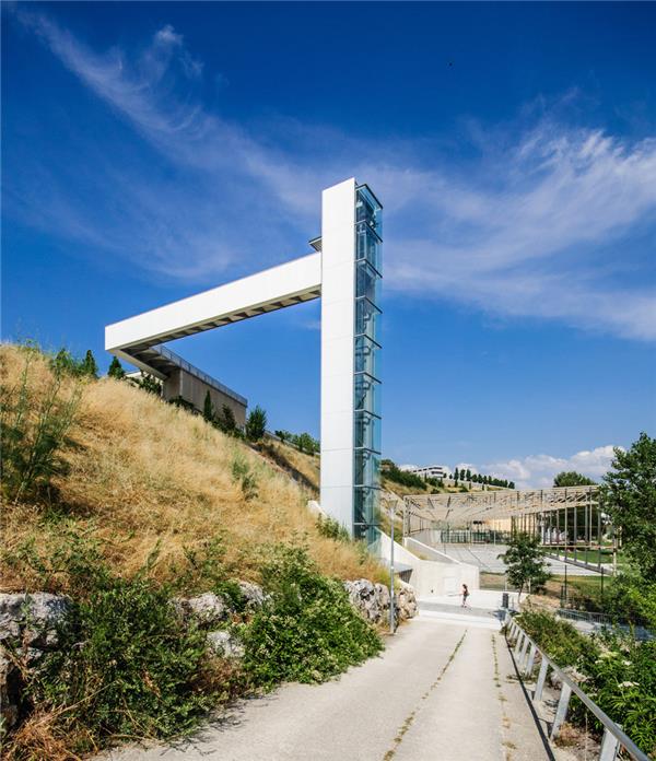 Ascensor城市电梯#(HelenHardarchitects)#(保护站)#(庇护所)#(玻璃)#(独栋住宅设计)#(独立住宅设计案例)#(度假酒店)#(福建)#(高山)#(画廊)#(集会设施)#(建筑)#(捷克)#(景点)#(酒店)#(酒店设计)#(居住建筑)#(咖啡厅)#(旅馆设计)#(旅游设施)#(铝板)#(挪威)#(坡地建筑)#(坡地建筑图片)#(瀑布)#(森林建筑)#(山地)#(山地多层建筑)#(山地公共建筑)#(山地公共建筑案例)#(山地公共建筑设计)#(山地建筑)#(山地建筑设计)#(山地商业建筑)#(山脉)#(山屋)#(商业建筑)#(设计)#(水坝)#(特罗多斯天文台)#(天文望远镜)#(外观)#(文化建筑)#(小空间)#(小旅馆设计)#(小型博物馆)#(小型旅馆)#(星空天文台)#(休闲娱乐)#(悬臂博物馆)#(游客中心)#(住宅建筑设计)#(装置)#(Atelier8000)#(MuseumSulayman博物馆)#(阿尔卑斯山)#(奥地利)#(避难所)#(博物馆)#(雕塑)#(度假小屋设计)#(多洛米蒂山脉)#(翻新)#(服务设施)#(改造)#(公园)#(观景塔)#(观景台)#(贵州)#(韩国)#(建筑设计)#(教堂)#(居住建筑设计)#(瞭望台)#(旅馆)#(旅游)#(美国)#(坡面景观效果)#(瑞典)#(三角建筑)#(三角形建筑案例)#(三角形建筑设计)#(山)#(山地别墅)#(山地多层建筑设计)#(山地建筑案例)#(山地建筑概念图)#(山地景观实景)#(山地景观效果)#(山地住宅)#(山地住宅设计)#(山间建筑)#(山坡)#(树屋)#(斯洛伐克山脉)#(苏梅岛)#(太阳能光电板)#(天文台)#(眺望台)#(西班牙)#(岘港巴拿山)#(小屋)#(小型酒店)#(悬挑)#(悬崖)#(以色列)#(艺术馆)#(尹培如)#(游泳池)#(中国)#(住宅)#(装饰)#(走廊)