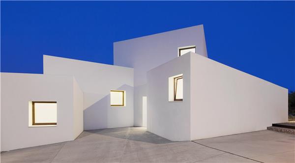 一房对一景，山间的小白楼/OHLAB