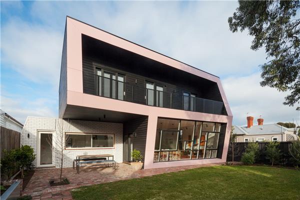 角屋#(428600)#(43平米公寓装修图片)#(Atelier8000)#(passivehaus)#(被动式建筑设计案例)#(表演)#(大学)#(低碳规划)#(房屋)#(工厂)#(会议室)#(会议中心)#(加拿大)#(建筑设计)#(健身房)#(教育建筑)#(节能)#(可持续发展与绿色设计)#(魁北克)#(绿色建筑)#(绿色建筑案例)#(绿色节能)#(绿色住宅设计案例)#(森林建筑设计案例)#(森林小屋)#(山)#(山地建筑设计案例)#(山地小屋)#(商店)#(商业)#(食堂)#(斯洛伐克山脉)#(寺庙)#(太阳能光电板)#(太阳能建筑一体化)#(体育建筑)#(小屋)#(行政部门)#(行政建筑)#(银行大楼)#(幼儿园)#(幼儿园建筑设计)#(住宅)#(住宅*)#(PassiveDesign)#(SoLo小屋)#(办公建筑)#(办公楼)#(办公区)#(办公室)#(被动式别墅)#(被动式节能设计)#(被动式节能屋)#(被动式设计)#(被动式住宅设计案例)#(玻璃)#(低耗能住宅设计案例)#(低碳建筑)#(低碳景观)#(公寓)#(混凝土)#(机构建筑)#(建筑)#(建筑改造)#(节能别墅)#(节能工厂)#(居住建筑)#(剧院)#(可持续发展)#(铝板)#(绿色别墅)#(酿酒厂)#(森林住宅建筑设计案例)#(山地建筑)#(山地住宅建筑设计案例)#(商业建筑)#(生态建筑)#(水泥)#(塔楼)#(文化建筑)#(无暖房住宅)#(小住宅)#(校园)#(医疗中心)#(银行总部大楼)#(游乐场)#(娱乐设施)#(运动馆)#(政府办公楼)#(政府办公室)#(政府部门)#(住宅建筑)#(自循环系统)