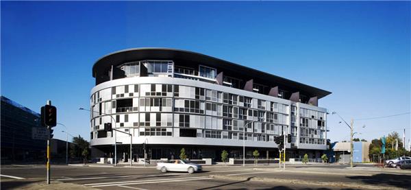 CODA#(428600)#(43平米公寓装修图片)#(Atelier8000)#(passivehaus)#(被动式建筑设计案例)#(表演)#(大学)#(低碳规划)#(房屋)#(工厂)#(会议室)#(会议中心)#(加拿大)#(建筑设计)#(健身房)#(教育建筑)#(节能)#(可持续发展与绿色设计)#(魁北克)#(绿色建筑)#(绿色建筑案例)#(绿色节能)#(绿色住宅设计案例)#(森林建筑设计案例)#(森林小屋)#(山)#(山地建筑设计案例)#(山地小屋)#(商店)#(商业)#(食堂)#(斯洛伐克山脉)#(寺庙)#(太阳能光电板)#(太阳能建筑一体化)#(体育建筑)#(小屋)#(行政部门)#(行政建筑)#(银行大楼)#(幼儿园)#(幼儿园建筑设计)#(住宅)#(住宅*)#(PassiveDesign)#(SoLo小屋)#(办公建筑)#(办公楼)#(办公区)#(办公室)#(被动式别墅)#(被动式节能设计)#(被动式节能屋)#(被动式设计)#(被动式住宅设计案例)#(玻璃)#(低耗能住宅设计案例)#(低碳建筑)#(低碳景观)#(公寓)#(混凝土)#(机构建筑)#(建筑)#(建筑改造)#(节能别墅)#(节能工厂)#(居住建筑)#(剧院)#(可持续发展)#(铝板)#(绿色别墅)#(酿酒厂)#(森林住宅建筑设计案例)#(山地建筑)#(山地住宅建筑设计案例)#(商业建筑)#(生态建筑)#(水泥)#(塔楼)#(文化建筑)#(无暖房住宅)#(小住宅)#(校园)#(医疗中心)#(银行总部大楼)#(游乐场)#(娱乐设施)#(运动馆)#(政府办公楼)#(政府办公室)#(政府部门)#(住宅建筑)#(自循环系统)
