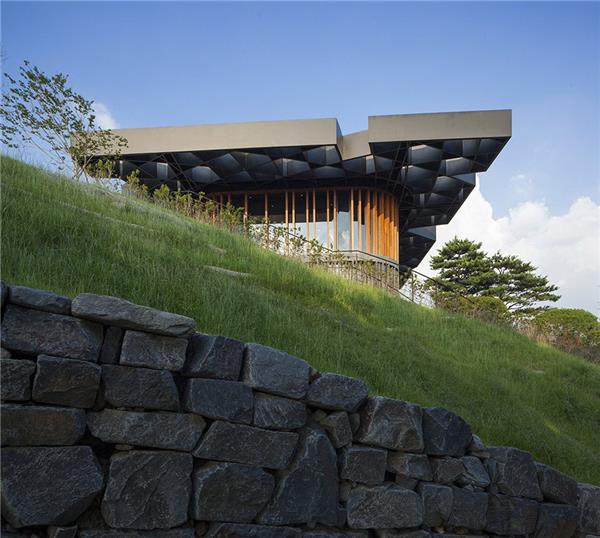 跆拳乡村俱乐部咖啡厅#(HelenHardarchitects)#(保护站)#(庇护所)#(玻璃)#(独栋住宅设计)#(独立住宅设计案例)#(度假酒店)#(福建)#(高山)#(画廊)#(集会设施)#(建筑)#(捷克)#(景点)#(酒店)#(酒店设计)#(居住建筑)#(咖啡厅)#(旅馆设计)#(旅游设施)#(铝板)#(挪威)#(坡地建筑)#(坡地建筑图片)#(瀑布)#(森林建筑)#(山地)#(山地多层建筑)#(山地公共建筑)#(山地公共建筑案例)#(山地公共建筑设计)#(山地建筑)#(山地建筑设计)#(山地商业建筑)#(山脉)#(山屋)#(商业建筑)#(设计)#(水坝)#(特罗多斯天文台)#(天文望远镜)#(外观)#(文化建筑)#(小空间)#(小旅馆设计)#(小型博物馆)#(小型旅馆)#(星空天文台)#(休闲娱乐)#(悬臂博物馆)#(游客中心)#(住宅建筑设计)#(装置)#(Atelier8000)#(MuseumSulayman博物馆)#(阿尔卑斯山)#(奥地利)#(避难所)#(博物馆)#(雕塑)#(度假小屋设计)#(多洛米蒂山脉)#(翻新)#(服务设施)#(改造)#(公园)#(观景塔)#(观景台)#(贵州)#(韩国)#(建筑设计)#(教堂)#(居住建筑设计)#(瞭望台)#(旅馆)#(旅游)#(美国)#(坡面景观效果)#(瑞典)#(三角建筑)#(三角形建筑案例)#(三角形建筑设计)#(山)#(山地别墅)#(山地多层建筑设计)#(山地建筑案例)#(山地建筑概念图)#(山地景观实景)#(山地景观效果)#(山地住宅)#(山地住宅设计)#(山间建筑)#(山坡)#(树屋)#(斯洛伐克山脉)#(苏梅岛)#(太阳能光电板)#(天文台)#(眺望台)#(西班牙)#(岘港巴拿山)#(小屋)#(小型酒店)#(悬挑)#(悬崖)#(以色列)#(艺术馆)#(尹培如)#(游泳池)#(中国)#(住宅)#(装饰)#(走廊)