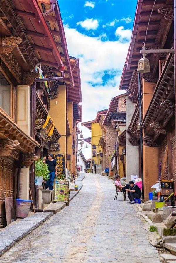#藏式风情街 #藏民族风情街 #藏式风情街 