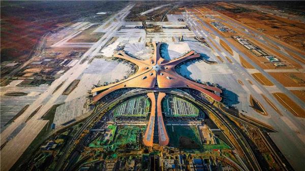 大兴新机场，能成为一座好机场吗？#(Aedas)#(MAD建筑事务所)#(unstudio)#(北京机场)#(北京市建筑设计研究院有限公司BIAD)#(产业设施景观设计案例)#(大兴机场)#(飞机场)#(飞机场概念设计方案)#(飞机场景观竞标方案)#(飞机场景观设计案例)#(飞机场设计案例)#(飞机场设计竞标)#(航站楼)#(红色机场)#(华南理工大学建筑设计研究院)#(机场分析图)#(机场航站楼设计)#(机场内部)#(机场总平)#(基建)#(建筑设计)#(军民合用机场)#(客运站)#(罗杰斯建筑事务所)#(诺曼福斯特)#(扎哈曲线)#(RogersStirkHarbourPartners)#(成都天府国际机场竞标方案)#(飞机场方案竞标)#(飞机场规划)#(公共交通)#(公共交通基础设施)#(华东建筑设计研究院有限公司)#(机场)#(机场大道)#(机场建筑设计)#(基础设施)#(交通)#(交通建筑设计)#(交通运输)#(客运站平面)#(汽车站)#(热门资讯)#(扎哈哈迪德建筑事务所)