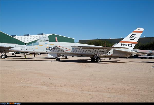 A-5攻击机（绰号：“民团团员” Vigilante）#(A3J)#(A5Attackaircraft)#(A5攻击机)#(NorthAmericanA5Vigilante)#(Vigilante)#(北美航空)#(飞机)#(攻击机)#(舰载机)#(军事武器)#(美国北美航空公司)#(美国攻击机)#(美国海军)#(美国海军一型全天候重型舰载攻击机)#(美国海军最大最重的超音速舰载机之一)#(民团团员)#(双发喷射机)#(战机)#(侦察机)