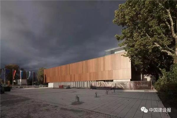 #(冲孔板)#(穿孔板)#(建筑材料)#(建筑材料展示)#(建筑金属)#(金属外立面)#(金属外立面的设计)#(金属外墙)#(金属网格)#(铝板)#(铝单板幕墙)#(穿孔铝板)#(铝幕墙)#(室外墙)