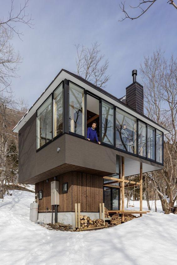 雪中的小住宅