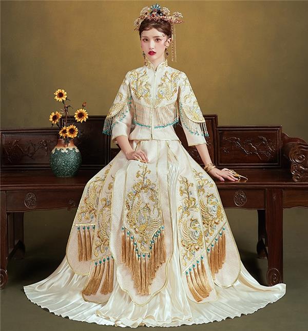 蔡梦琪中式婚纱结婚礼服古装嫁衣凤冠霞帔出阁服秀禾