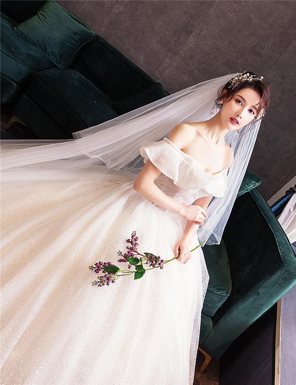 熙色服饰轻婚纱女小个子新娘一字肩法式拖尾星空赫本森系超仙简约