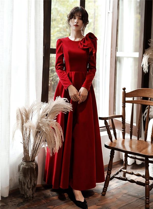 敬酒服新娘冬季酒红色结婚礼服裙平时可穿小个子长袖_565400