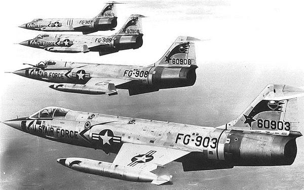 F-104战斗机（绰号：“星式战斗机”、“寡妇制造机”、“有人导弹”、“飞行棺材”、“寡妇制造者”）_1135627