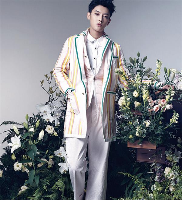 婚纱礼服,男明星,男明星西装,男明星婚纱照,男明星礼服,黄子韬结婚照