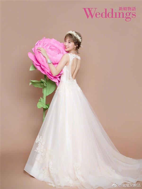 吴映洁婚纱造型照片_婚纱摄影图片_659981